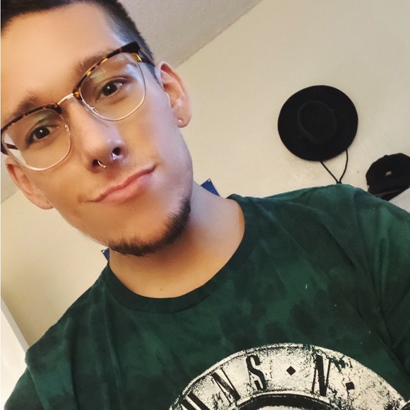 Meet your Posher, Xavi ✨🌙✨ - Picture 2 of 3